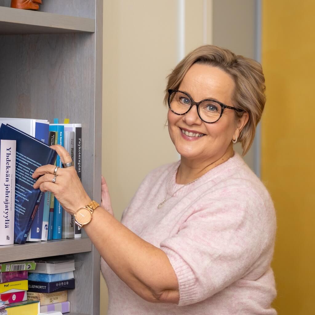työpaikkakuiskaaja sari hämäläinen tutustutaan